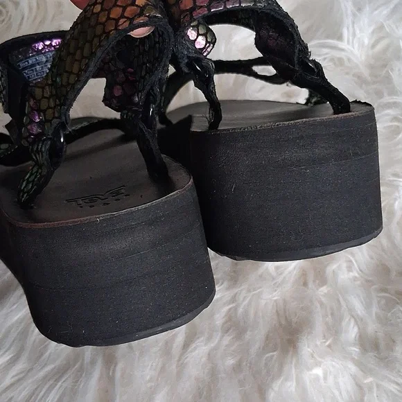 TEVA Chameleon Sandals - Picture 4 of 15